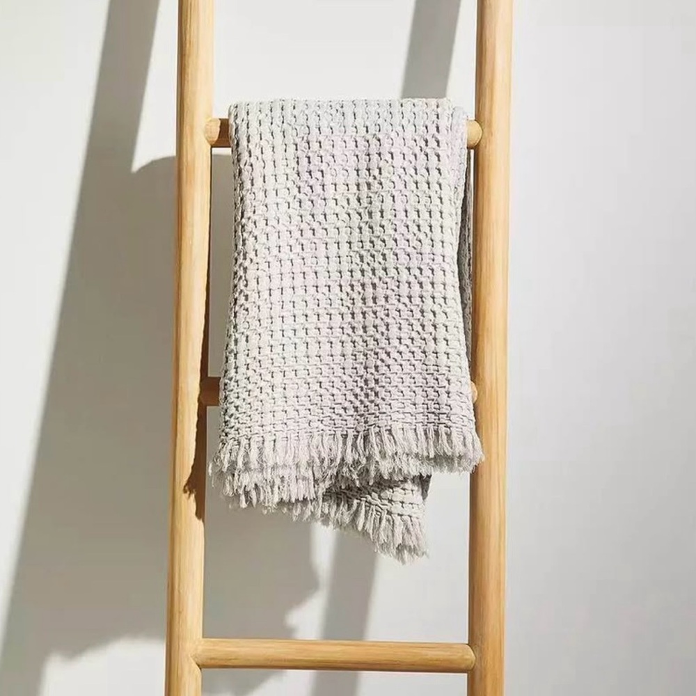 NWT Serena & Lily Beachcomber Cotten Throw   Blanket, Fog 50x70 - Picture 2 of 5